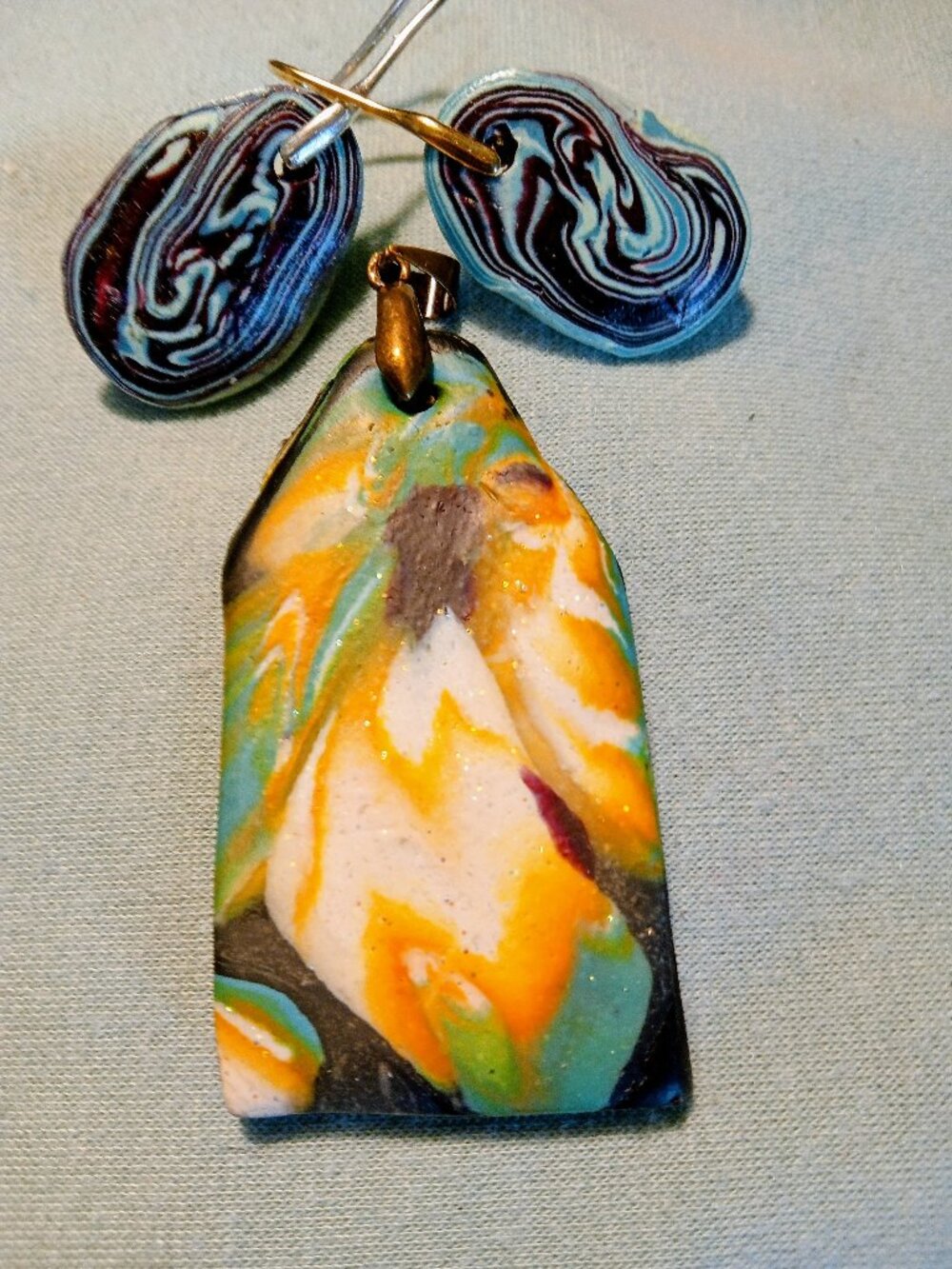 PENDANT ANDS EARRINGS   SET